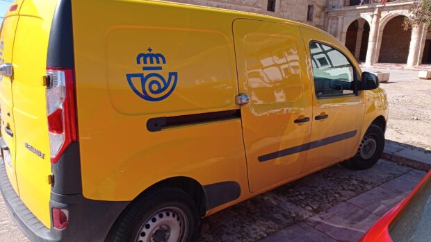 Correos ofrece sus servicios de verano a través de la red de oficinas de Castilla-La Mancha