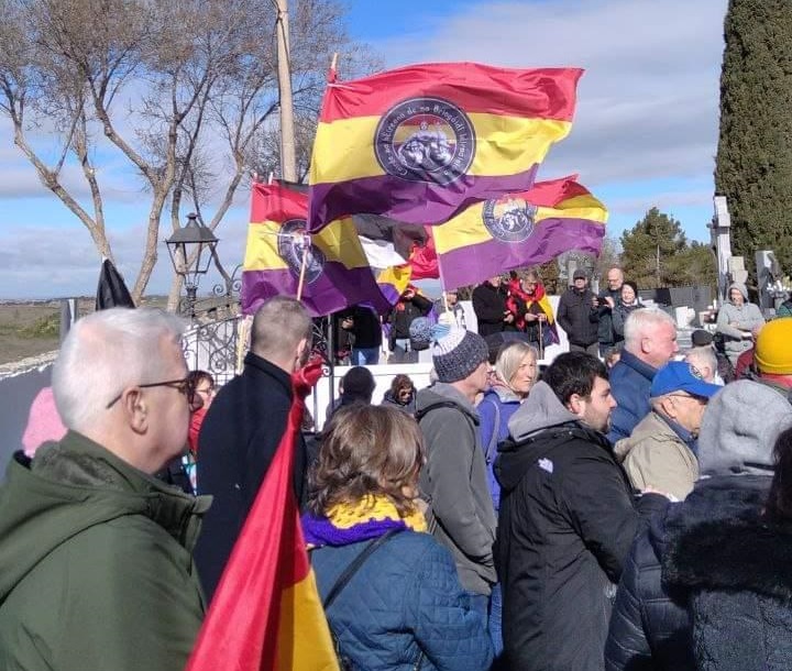 Como cada mes de febrero desde hace 13 años, la Asociación para la Recuperación de la Memoria Histórica de Cuenca, rindió homenaje  a las brigadas Internacionales y victimas de la dictadura en el cementerio de Tarancón.
