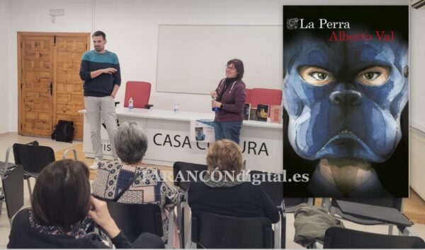 Alberto Val presenta en la Biblioteca Municipal Luis Rius, su novela La Perra de una forma coloquial y amena