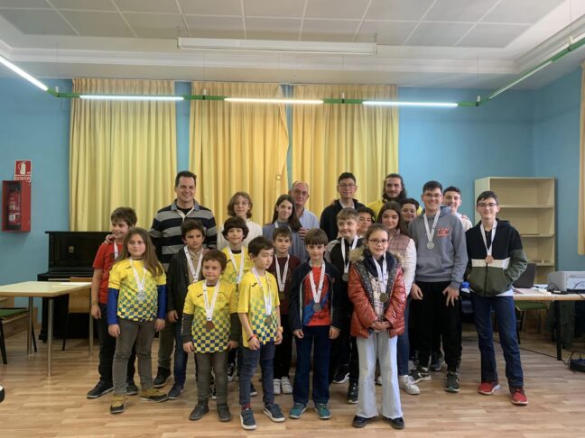 Los chicos del Caissajedrez Tarancón, logran unos buenos resultados en el Campeonato Provincial por Edades celebrado en Cuenca y dejan buenas vibraciones para el Provincial Escolar del próximo mes.