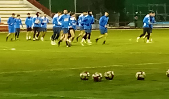 El CD Tarancon recibe al “centenario” Vinos Yugo UD Socuellamos, con aires de fiesta y en la esperanza de conseguir la tercera victoria en casa.