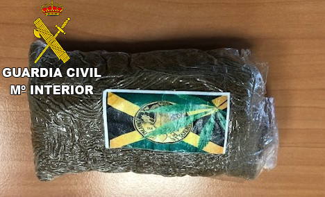 La Guardia Civil investiga a una persona  por un delito contra la salud pública en  Valdeolivas