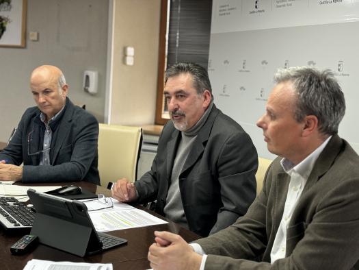 Castilla-La Mancha analiza con el sector la situación de los seguros agrarios