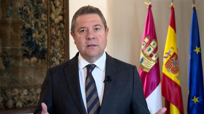 García-Page apuesta por seguir dedicando recursos a la investigación y tratamiento de las enfermedades raras en un sistema sanitario “universal”