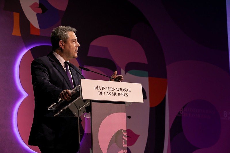 García-Page anuncia la ampliación de derechos, prestaciones e infraestructuras para seguir transitando “el camino” de la igualdad