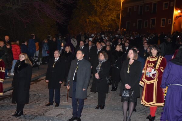 La Diputación cumple con la tradición participando este Viernes Santo en la procesión del Santo Entierro de la capital