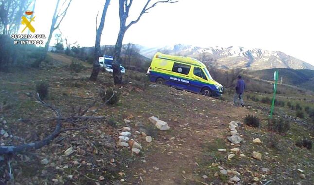 La Guardia Civil en colaboración de los servicios sanitarios rescata a una mujer accidentada en el Paraje Chorrera Ventillas de Fuencaliente