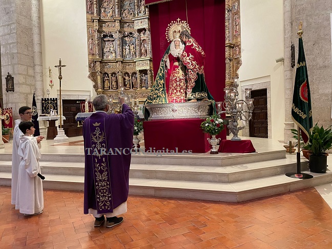 Celebración de la bendición de la nueva corona de la Virgen de la Esperanza en Tarancón con motivo del 25 aniversario de la llegada de la imagen a nuestra ciudad