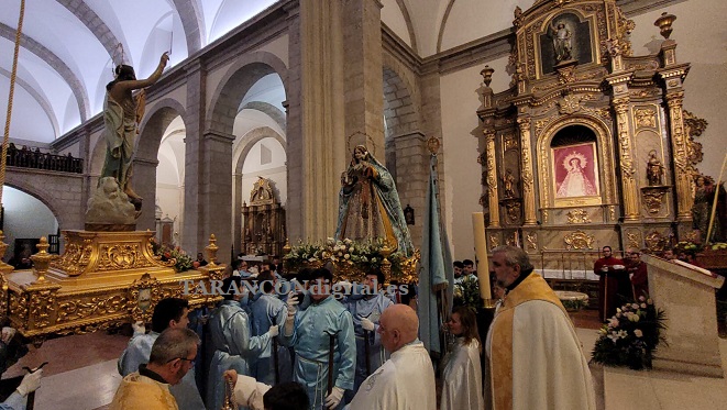Domingo de Resurrección pasado por agua en Tarancón, la procesión se celebraba en el interior del Templo Parroquial Ntra. Sra. de la Asunción