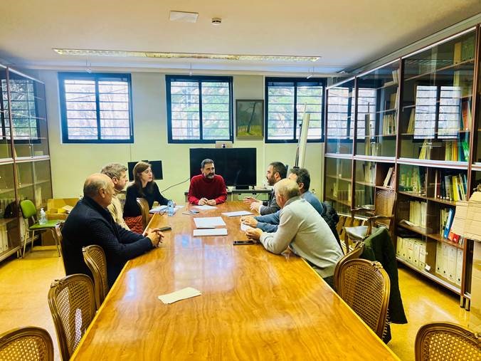 AEMAC y el delegado provincial de desarrollo sostenible revisan las necesidades del sector de la madera