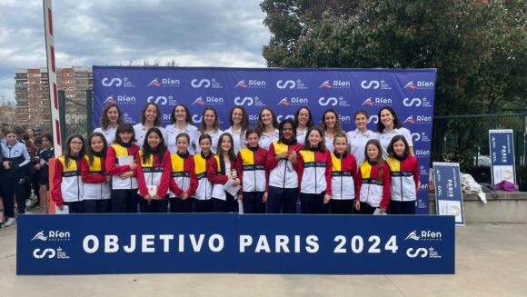 Una taranconera (Alevin) Clara Bernal,  en el campeonato de España de Natación Artística (Sincronizada), mantiene con su equipo CD Sincro Madrid la primera División Nacional de la disciplina.