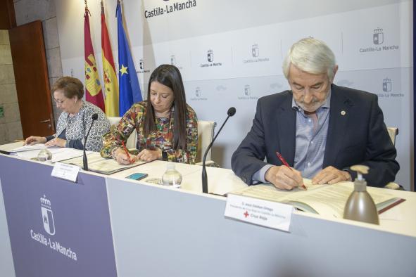 Castilla La Mancha renueva por octavo año el convenio con Cruz Roja para luchar contra la pobreza energética con medio millón de euros