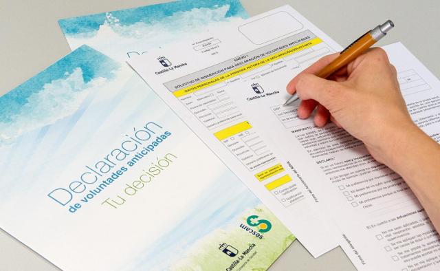 El 2023 ha sido el año en que más personas han solicitado su inscripción en el registro de voluntades anticipadas en Castilla-La Mancha