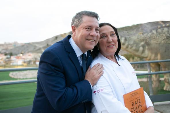 García-Page valora la expansión y el “enorme esfuerzo” del sector hostelero regional para atraer un turismo “que deja valor añadido”