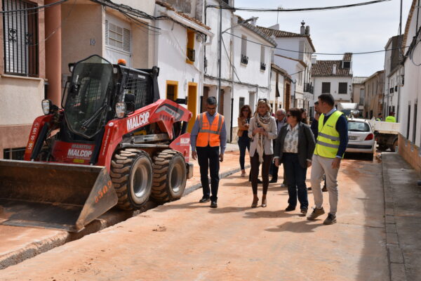 El Gobierno regional y el Ayuntamiento de Campillo de Altobuey instalan un sistema de prelocalización de fugas para ahorrar hasta un 15 por ciento de agua
