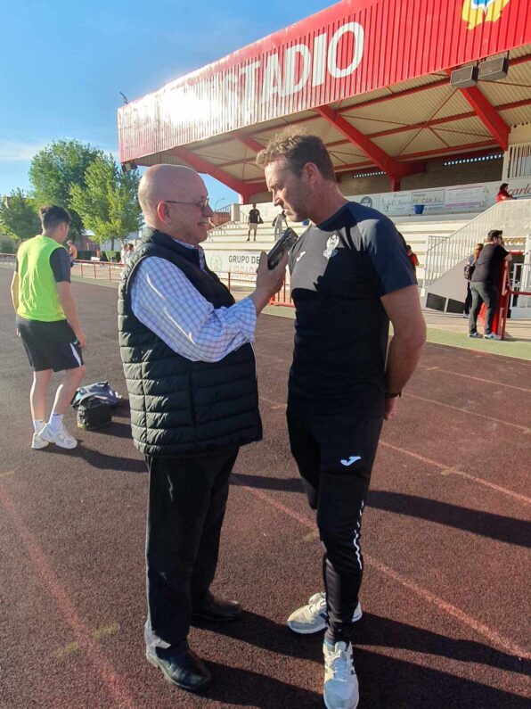 Para el míster del CD Toledo, Rubén Gala, “Era un partido muy importante” y considera que “un fallo en un balón parado ha abierto el partido” para asegurar que “en la segunda parte hemos sido superiores” y el penalti para el “una jugada clara”.