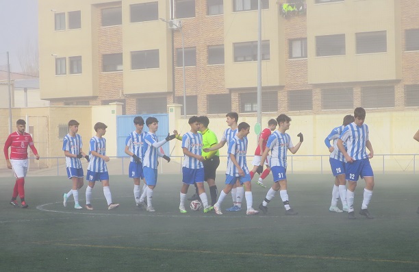 Se adelantó en el marcador, pero finalizó perdiendo el encuentro en Villa D. Fadrique. Los juveniles B, caen ante la EMF Villa Juvenil (2-1)