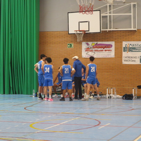 De doce puntos, gana el Hormigones y Ferrallas CB Tarancón a Prado Marianistas en el partido de vuelta, el segundo de octavos de final y fuerza el tercer encuentro entre ambos. 51-39