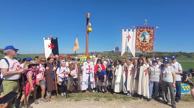 Inaugurado el Bordón Universal del Peregrino en el Camino de Santiago a 11 Kms de Barajas de Melo