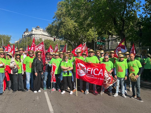 700 trabajadores del campo de Castilla-La Mancha acuden a Madrid para manifestarse por un sector “con futuro y con derechos”