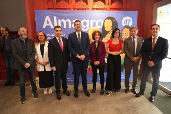 El Gobierno regional amplía su compromiso con el Festival de Almagro financiando parte de la muestra y la obra ‘Ñaque o de piojos y actores’