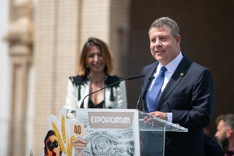 El presidente regional avanza otros “170 millones de euros” para garantizar “una cosecha estable” al margen del “ciclo del clima”
