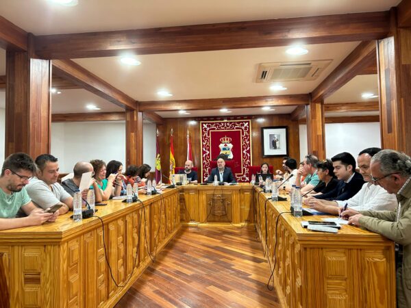 La Escuela de Verano oferta 300 plazas, los meses de julio y agosto y con  opción de ampliar horario, el pleno aprueba por unanimidad la ordenanza que regula ademas el Servicio externalizado.