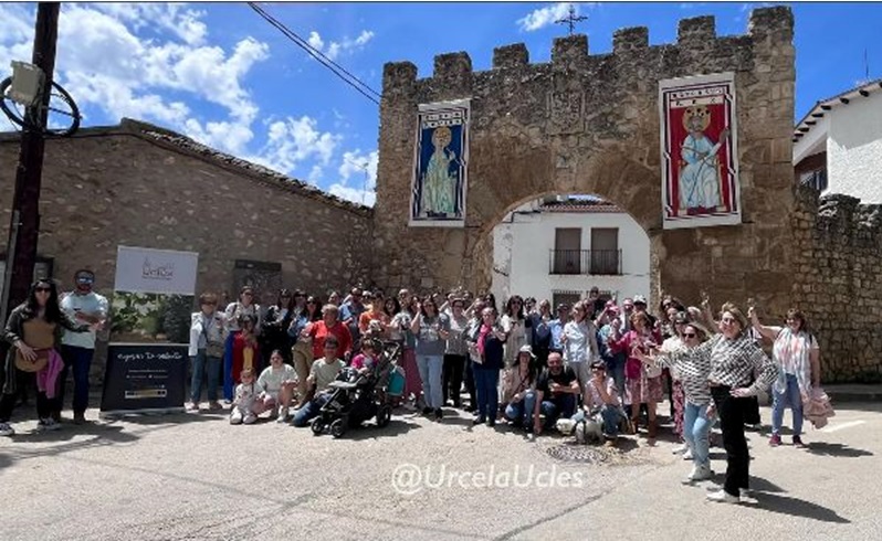 El pasado sábado 11 de mayo, la Denominación de Origen Uclés congregó a más de 60 personas para brindar por los vinos con denominación de origen