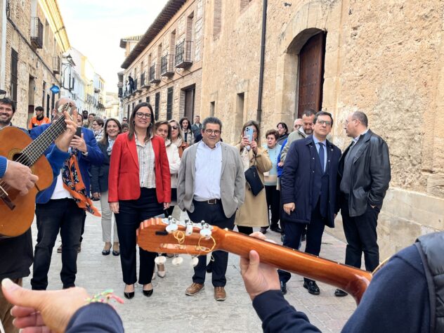 La consejera Portavoz asiste a la festividad de ‘Los mayos’ en la localidad toledana de Santa Cruz de la Zarza