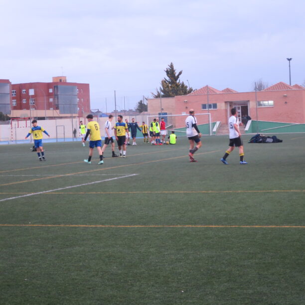 En la liga Local de Fútbol Siete Memorial David Gómez de Tarancón, un equipo renuncia a jugar el encuentro en protesta por incidentes en otro partido de la liga