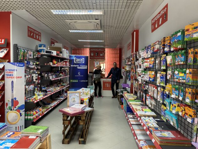 Invierte en Cuenca respalda la apertura de un nuevo comercio de papelería en Tarancón con Hiperoffice