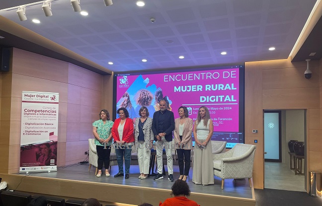Patricia Franco Consejera de Economía ha asistido hoy a una jornada de competencias digitales en el Hotel Ansares de Tarancón