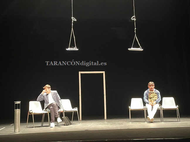 «Locos», un éxito teatral en Tarancón que desafía la línea entre cordura y locura