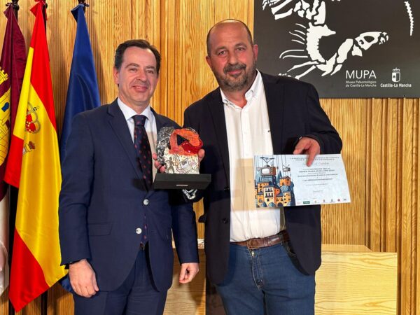 José  Manuel Castellote y Alba Soledad Moya, ganadores de los VIII Premios de Periodismo Local de la APC