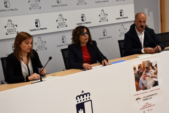 El Gobierno regional y ACOFAM buscan familias de acogida que ofrezcan un hogar a menores tutelados
