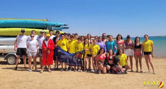 Mas de una treintena de socorristas, alevin, infantil, cadete u absoluto, masculino y femenino, del SVAT participaran en el Campeonato Regional en playa y aguas abiertas que se disputa en la plaza de Canet de Berenguer (Valencia) el fin de semana-