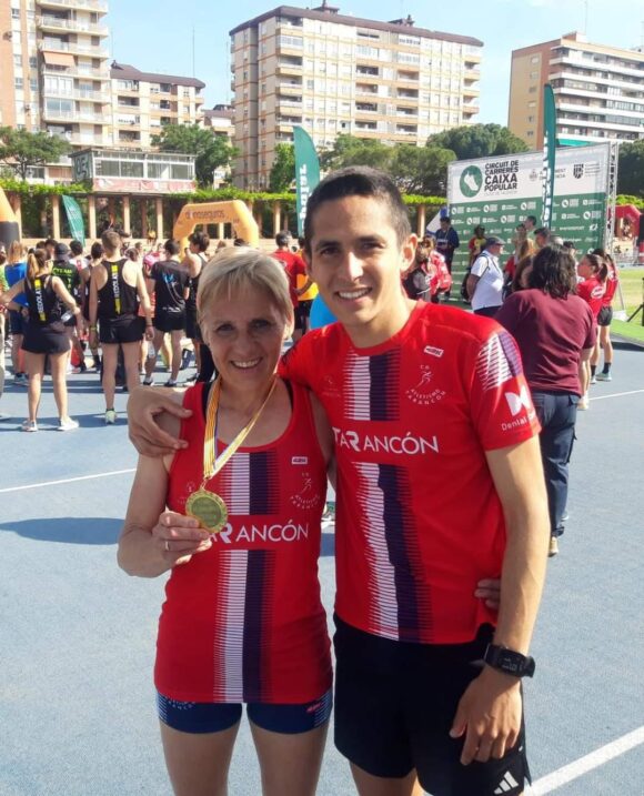 Mari Carmen Llorena del CD Atletismo Tarancón, récord de España F 55 en 5 km., nuevo triunfo de la veterana atleta