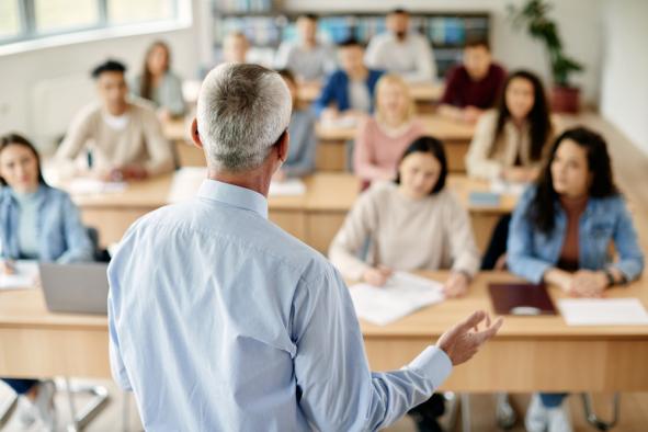 Convocado el proceso para la admisión del alumnado en centros de adultos e institutos que imparten Bachillerato para personas adultas
