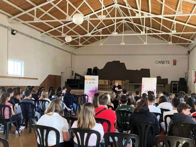 Cerca de 300 estudiantes asisten a las actividades de prevención y sensibilización contra la violencia de género