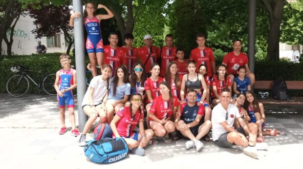 La sección de Triatlón del CD Atletismo Tarancon, protagonista el fin de semana. La Escuela clausura el curso con la presencia en el Campeonato Regional.