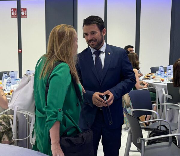 Vox CLM denuncia que Page cierra 200 camas en los hospitales de Castilla La Mancha este verano