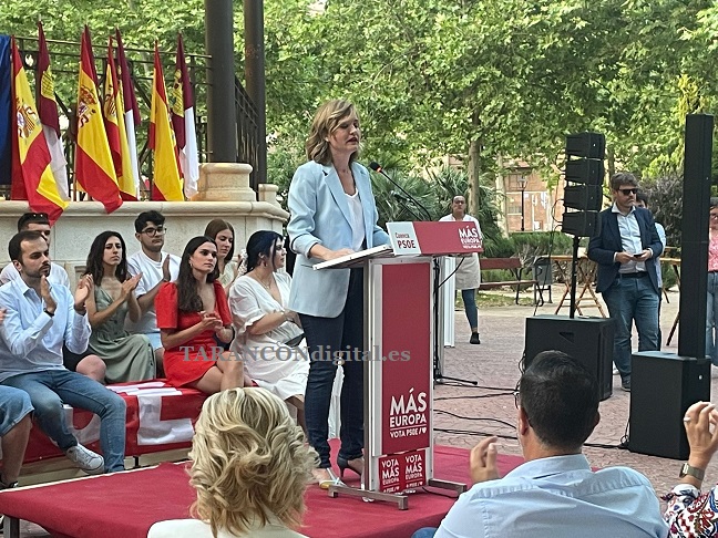 Pilar Alegría pide el voto para el PSOE en las Elecciones Europeas durante un acto público celebrado en el Parque María Cristina de Tarancón