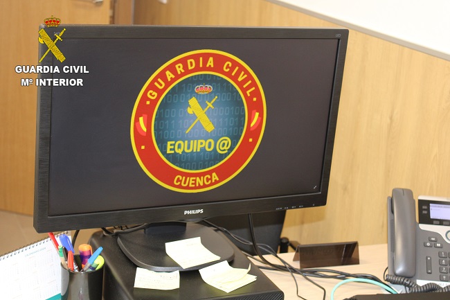 La Guardia Civil esclarece una estafa telemática.