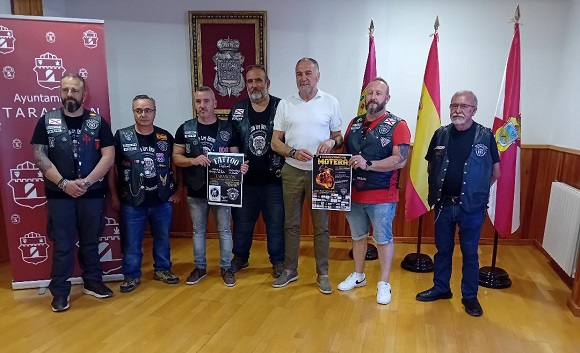 El alcalde de Tarancón, presenta la II Fiesta Motera organizada por el Club Motero Los Kalimochos que tiene un carácter solidario, en favor de la Asociación AFAMIT