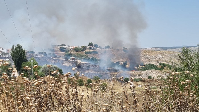 Incendio en unos matorrales aledaños a la zona del Caño en Tarancón