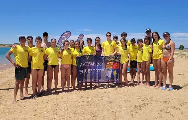 Socorristas del SVAT (Salvamento y Socorrismo) Tarancón, llevan a cabo una jornada en la playa Manchamar de Valverde de preparación para el Campeonato de España.