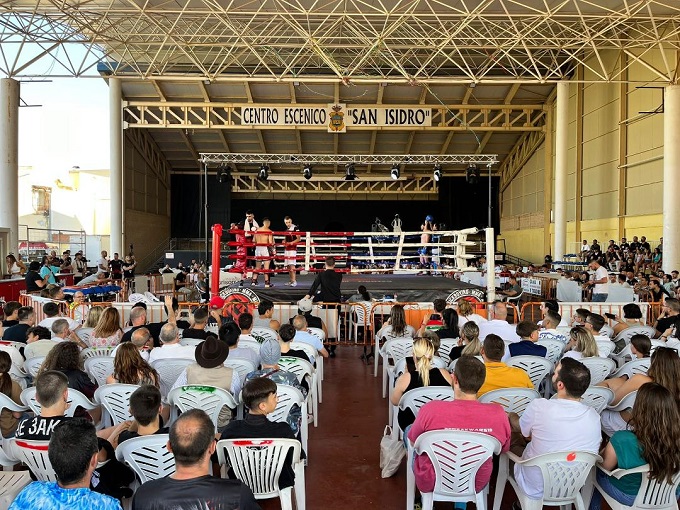 Espectacular velada de Kink Boxing en el Centro Escénico San Isidro, con nueve combates y cuatro boxeadores de gimnasio locales.