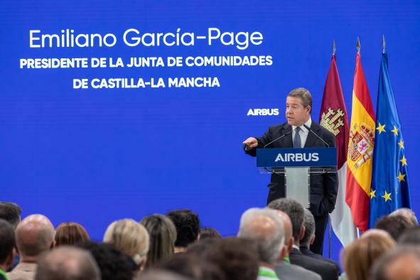 García-Page celebra que el empleo crezca en Castilla-La Mancha “con diez puntos de distancia sobre la media nacional” en el último lustro