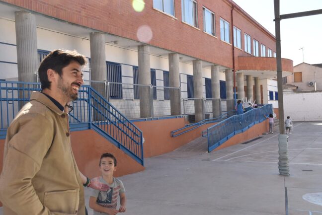 Una nueva familia de cuatro personas se instala en Saelices durante el último mes gracias a Arraigo y la Diputación de Cuenca