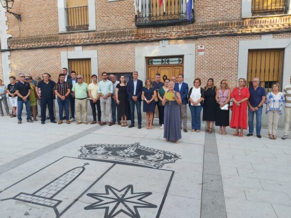 Milagros Tolón participa en la concentración por el crimen de Otero (Toledo)